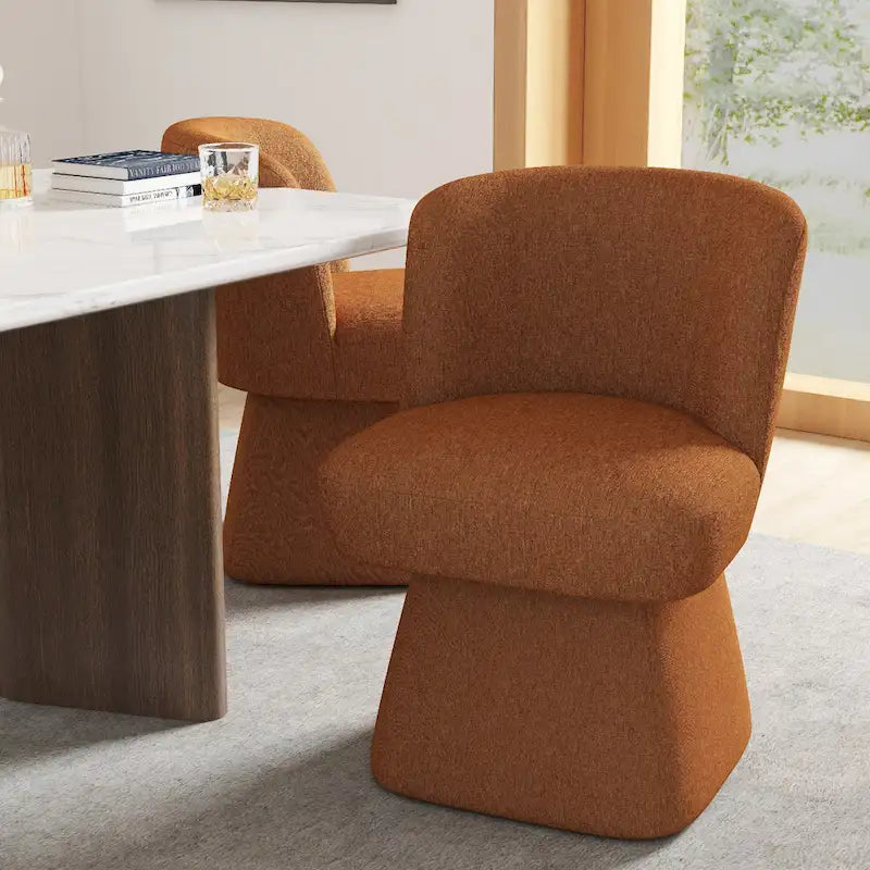 Chaises de salle à manger tapissées de tissu