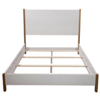 Lit en panneau de bois blanc
