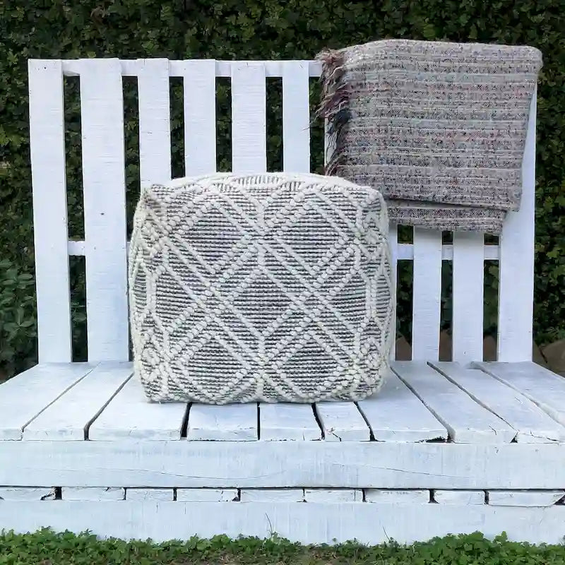 Pouf repose-pieds artisanal en laine et coton pour le salon, la chambre et la salle familiale (40x40x40)